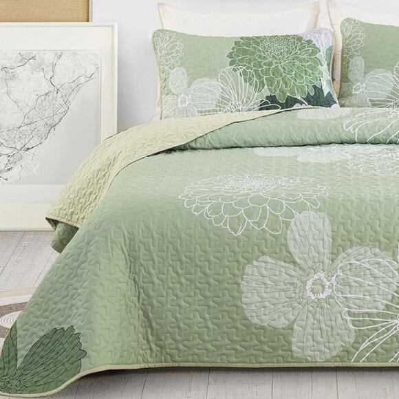 New Sage Green Bohemian Floral Quilt Set • 3 PC • QUEEN Size - Picture 1 of 6